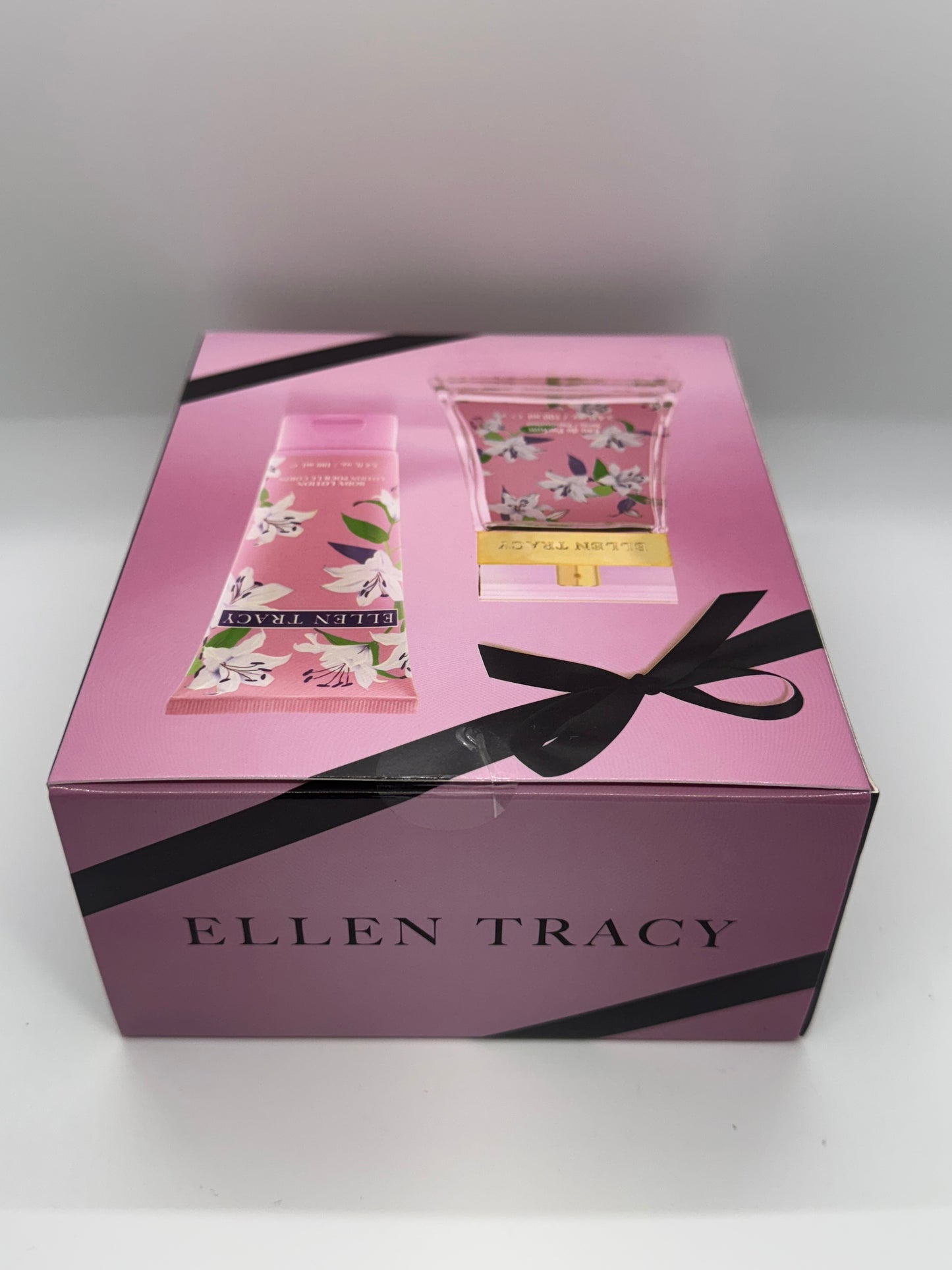 Ellen Tracy Pink Sparkling Gift Set EDP + BL